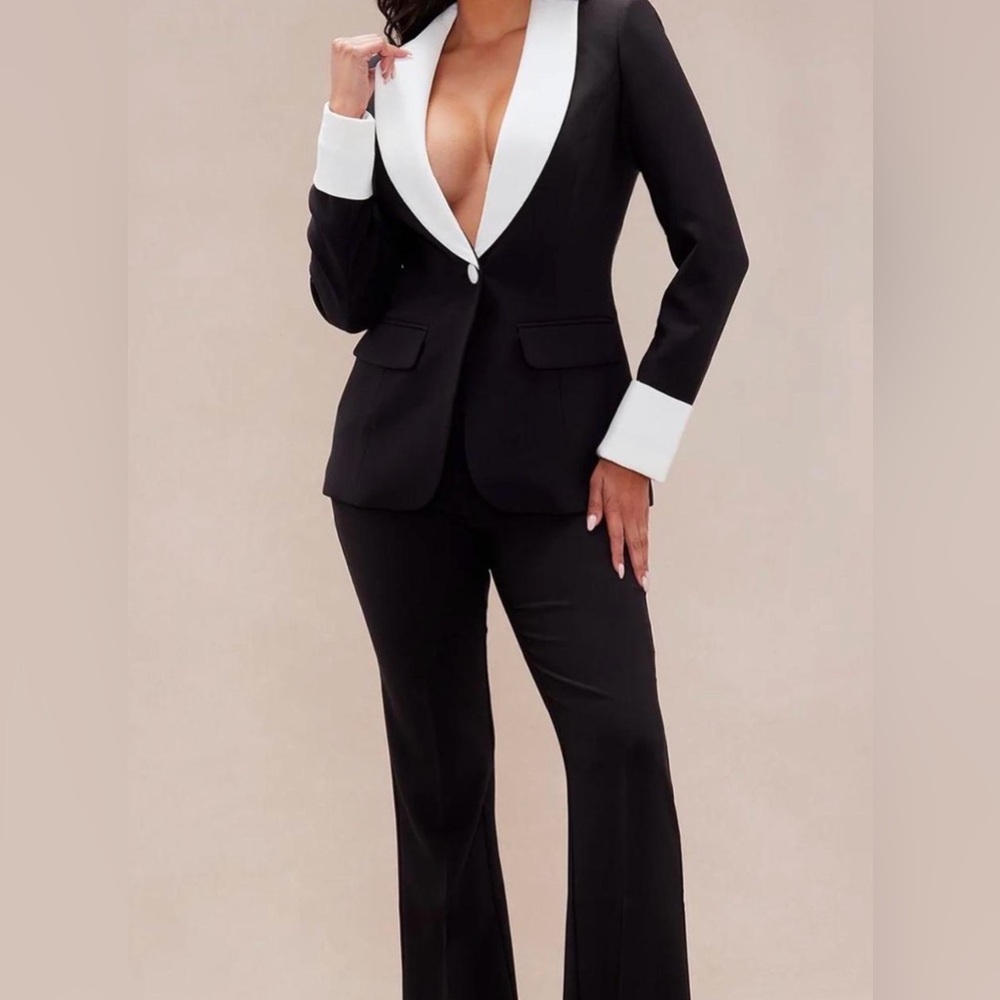 Fashion Nova Elegant Black and White Pantsuit